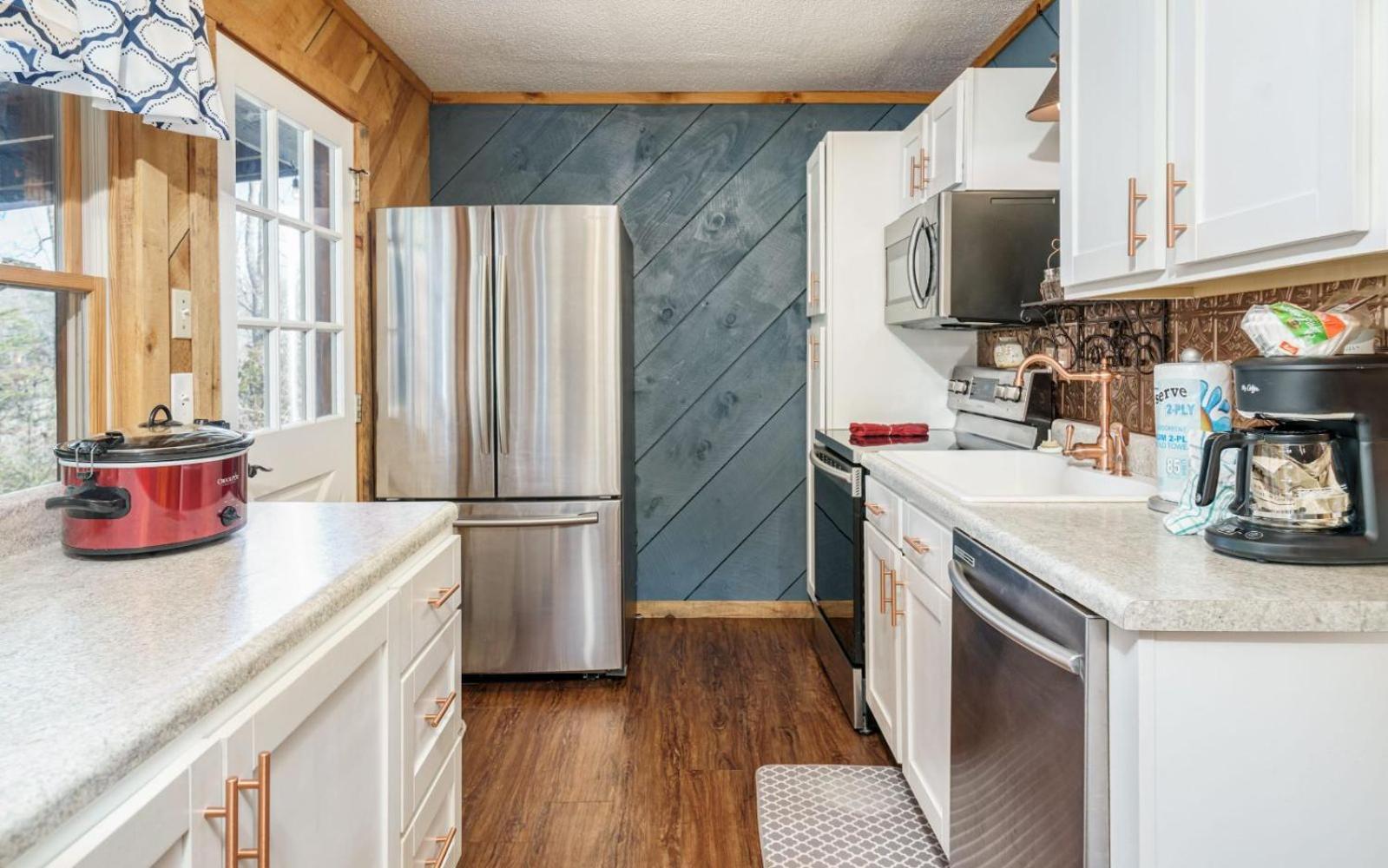 Wooded Bliss Hot Tub Single Level Cabin With No Steps Rocking Chairs And Wooded Views 鸽子谷 外观 照片