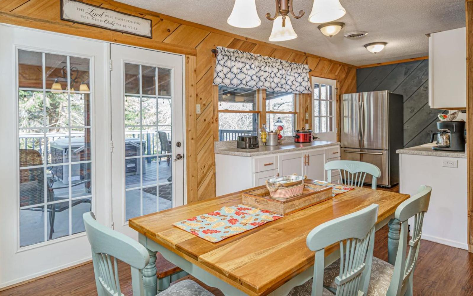 Wooded Bliss Hot Tub Single Level Cabin With No Steps Rocking Chairs And Wooded Views 鸽子谷 外观 照片
