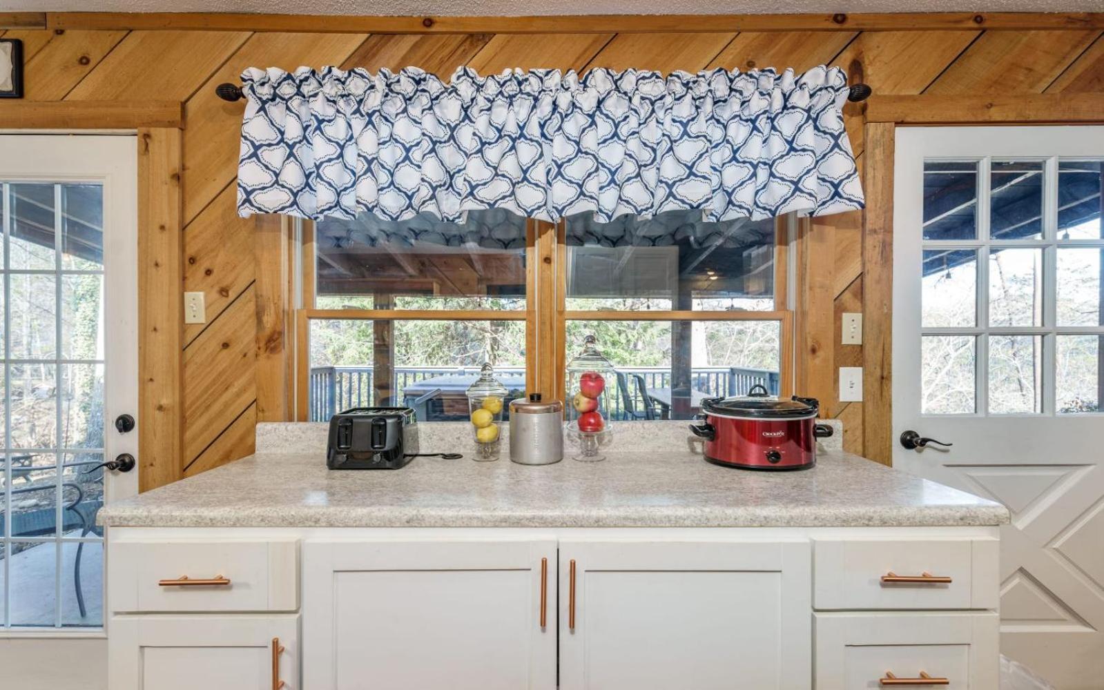 Wooded Bliss Hot Tub Single Level Cabin With No Steps Rocking Chairs And Wooded Views 鸽子谷 外观 照片